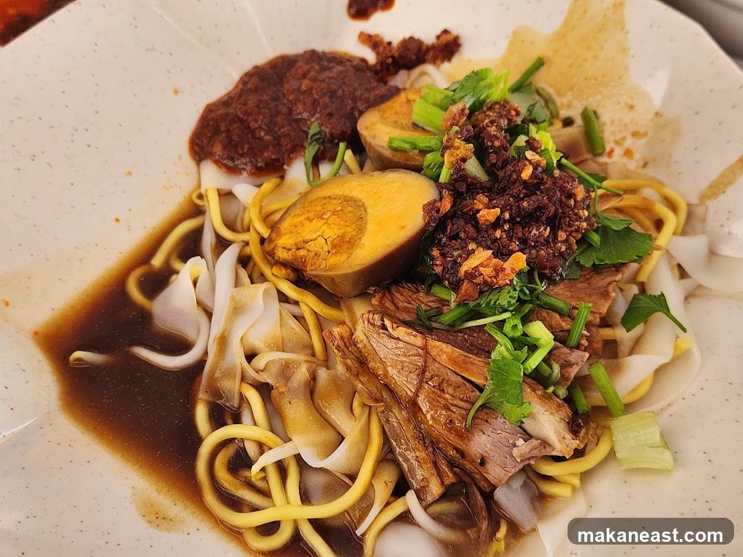 Noodles with Braised Meat and Egg