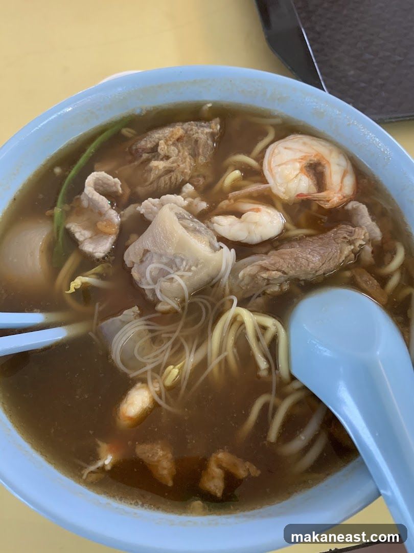 Noodle Soup with Shrimp and Meat