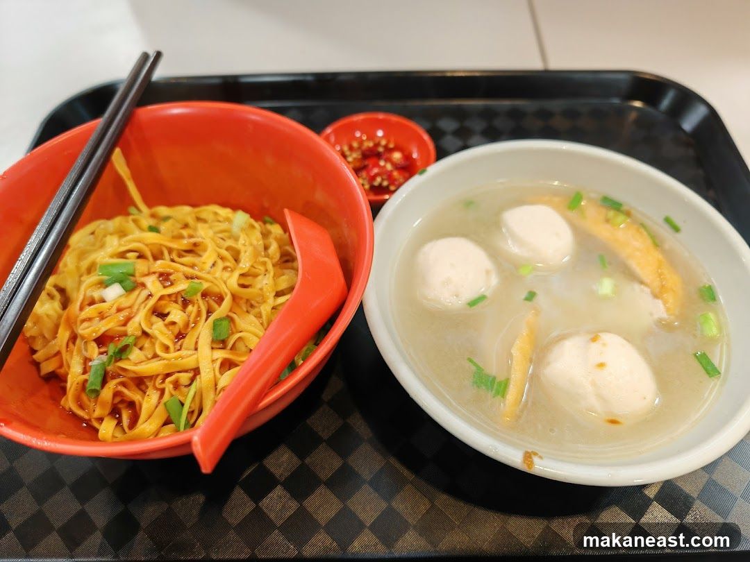 Noodles with Soup and Chili