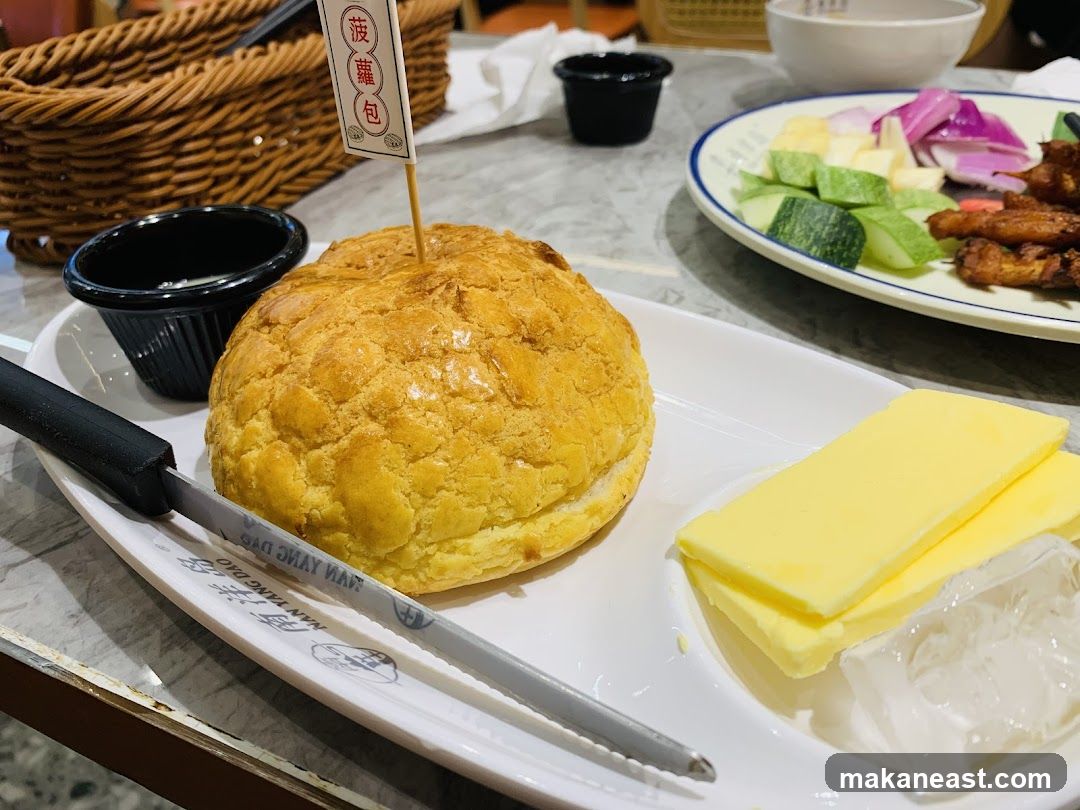 Pineapple Bun with Butter