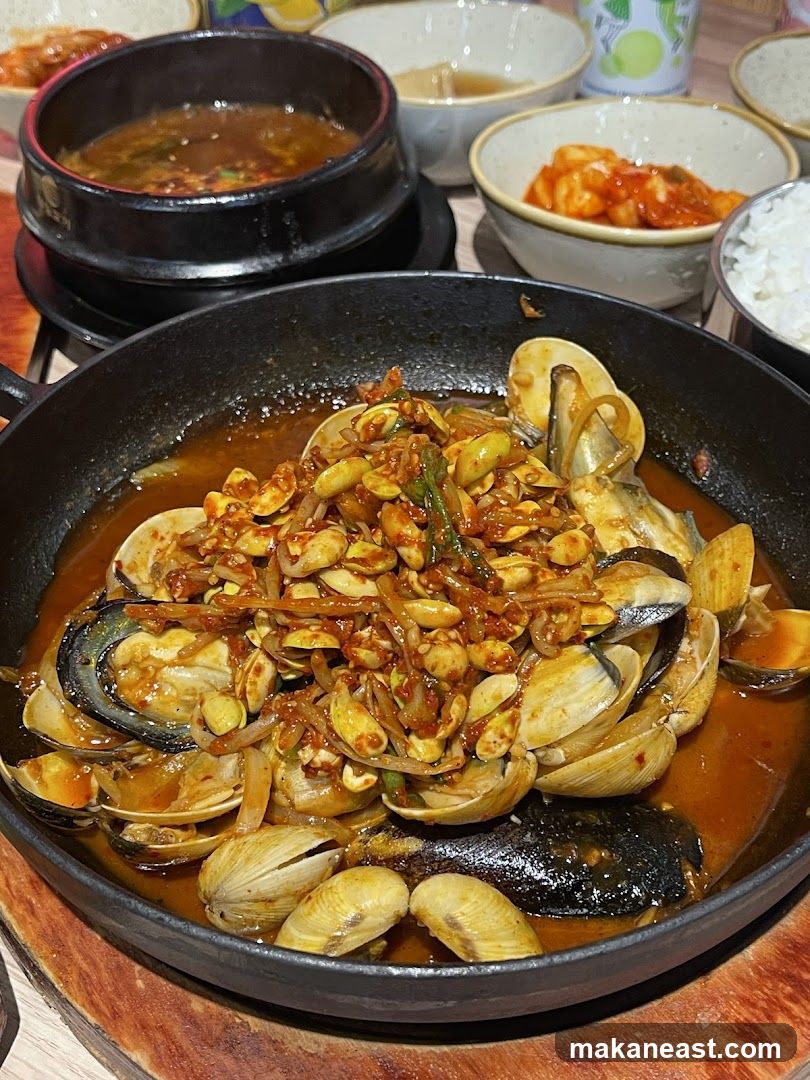 Spicy Clam and Mussel Dish