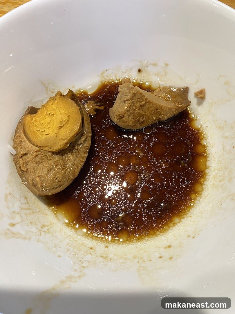 Braised Eggs and Meat in Sauce