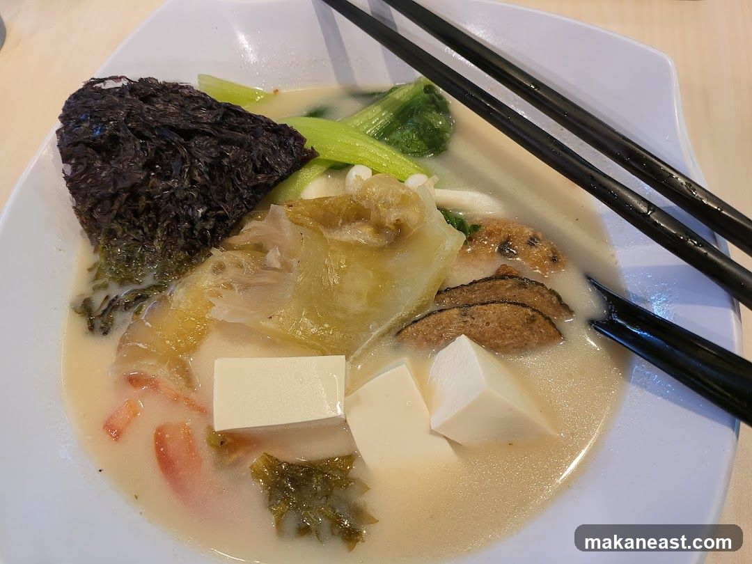 Seafood Soup with Tofu and Seaweed