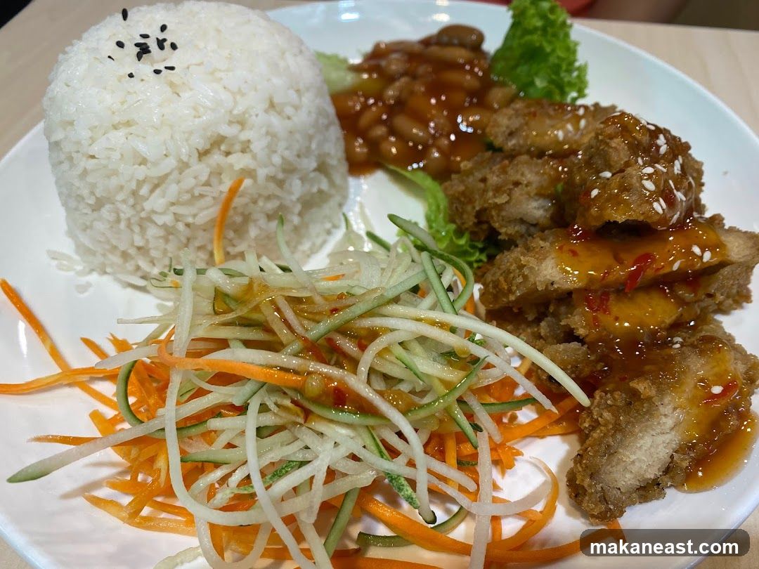 Fried Chicken with Rice and Salad