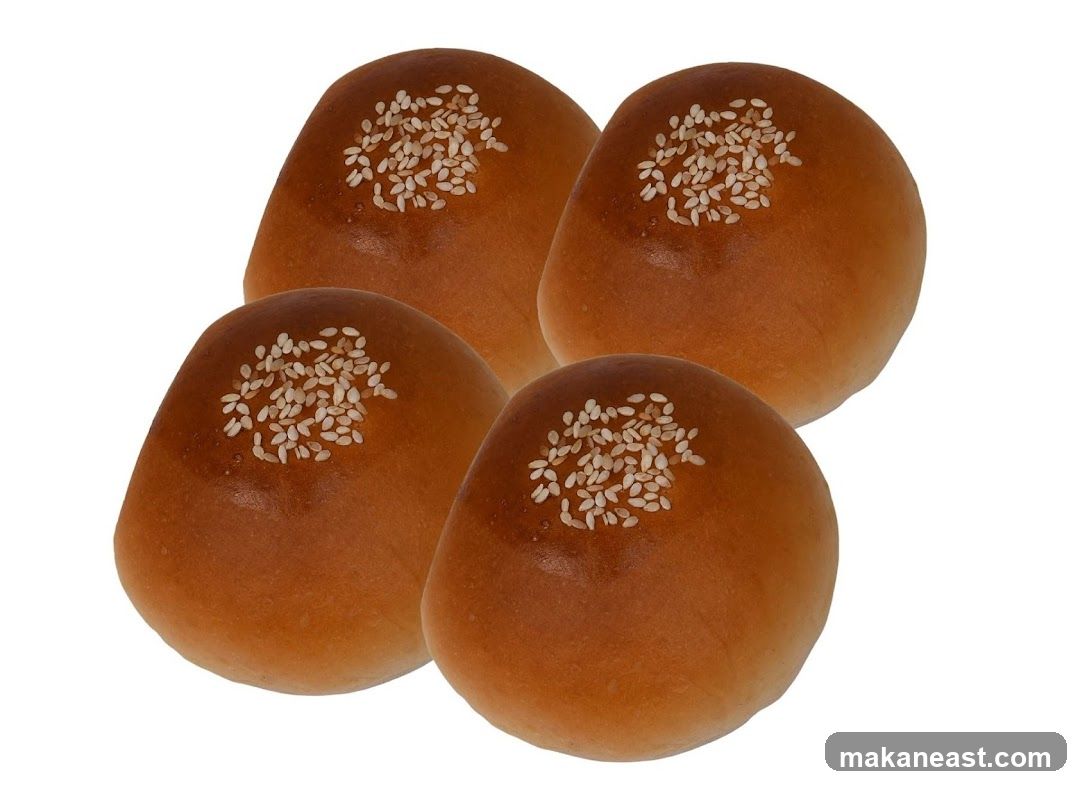Four Buns with Sesame Seeds