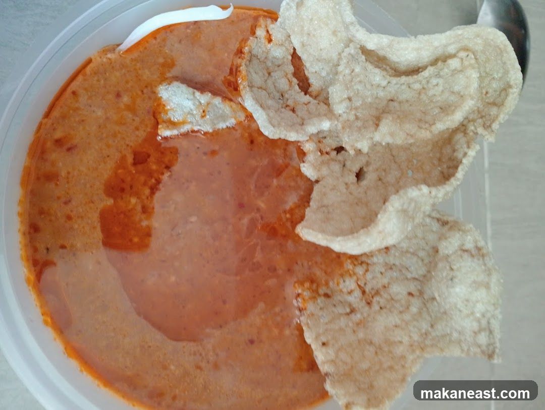 Peanut Sauce with Crackers