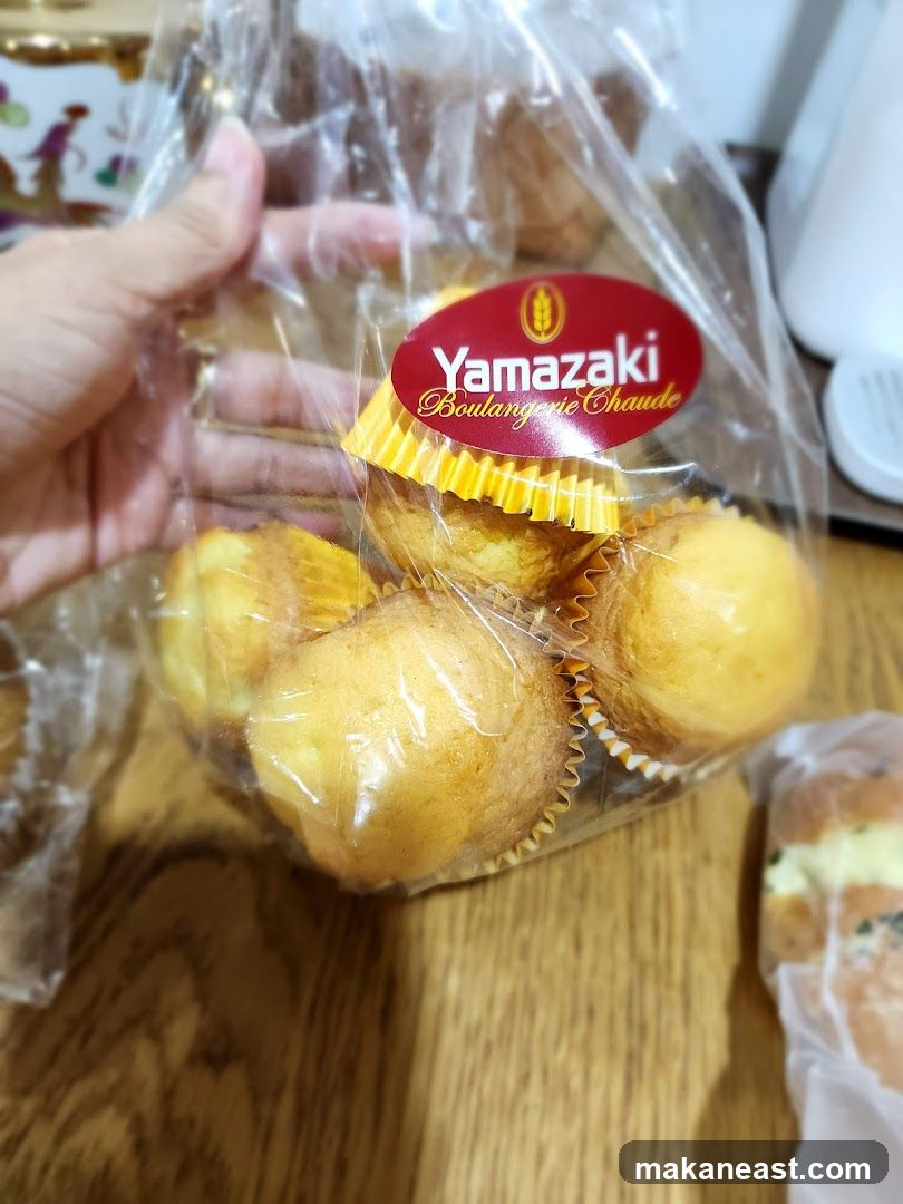 Muffins in a bag with Yamazaki logo