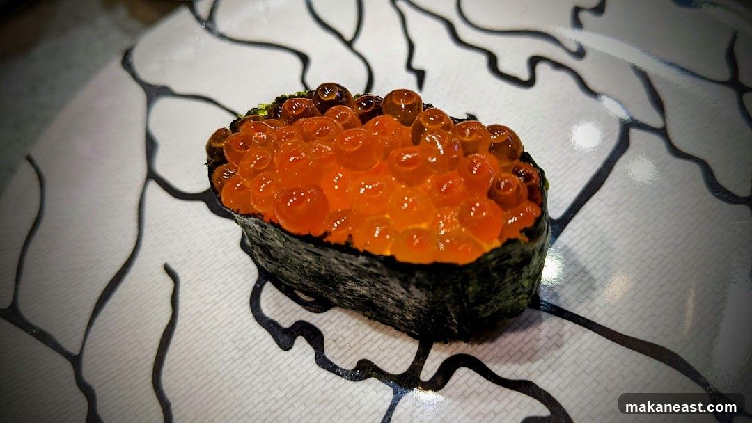Ikura Gunkan Maki Sushi