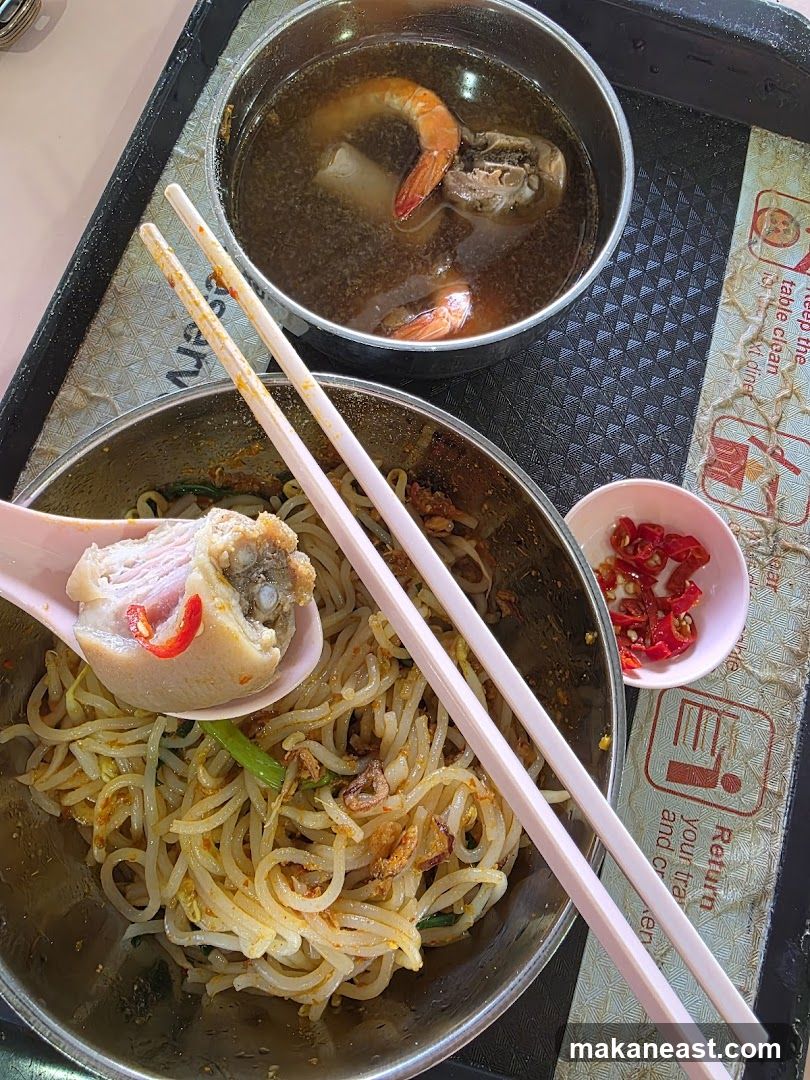 Noodles with Pork and Shrimp Soup