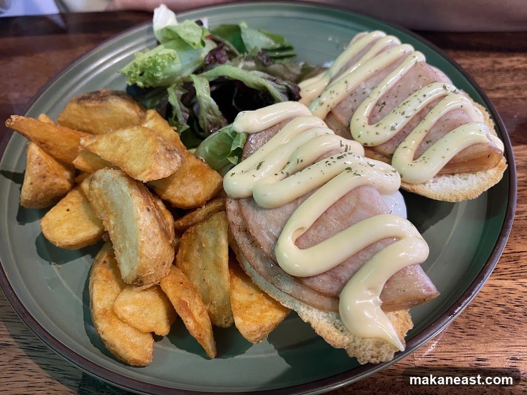 Ham and Egg Sandwiches with Potato Wedges