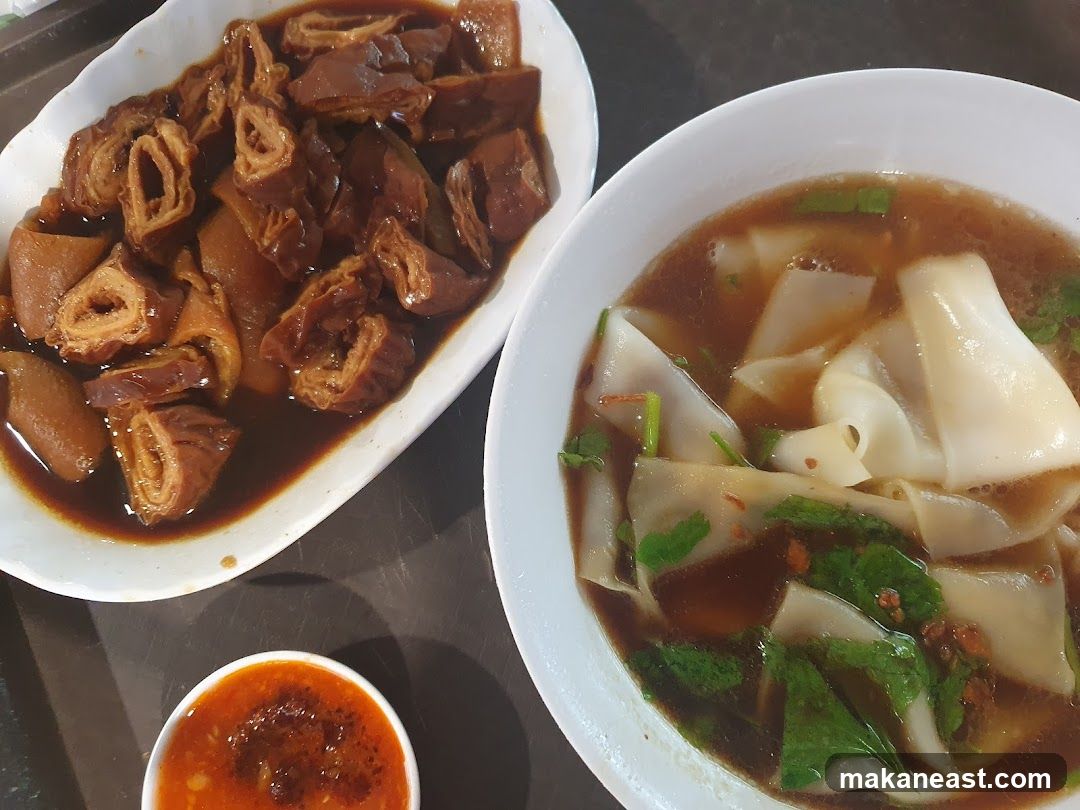 Braised Intestines and Noodle Soup
