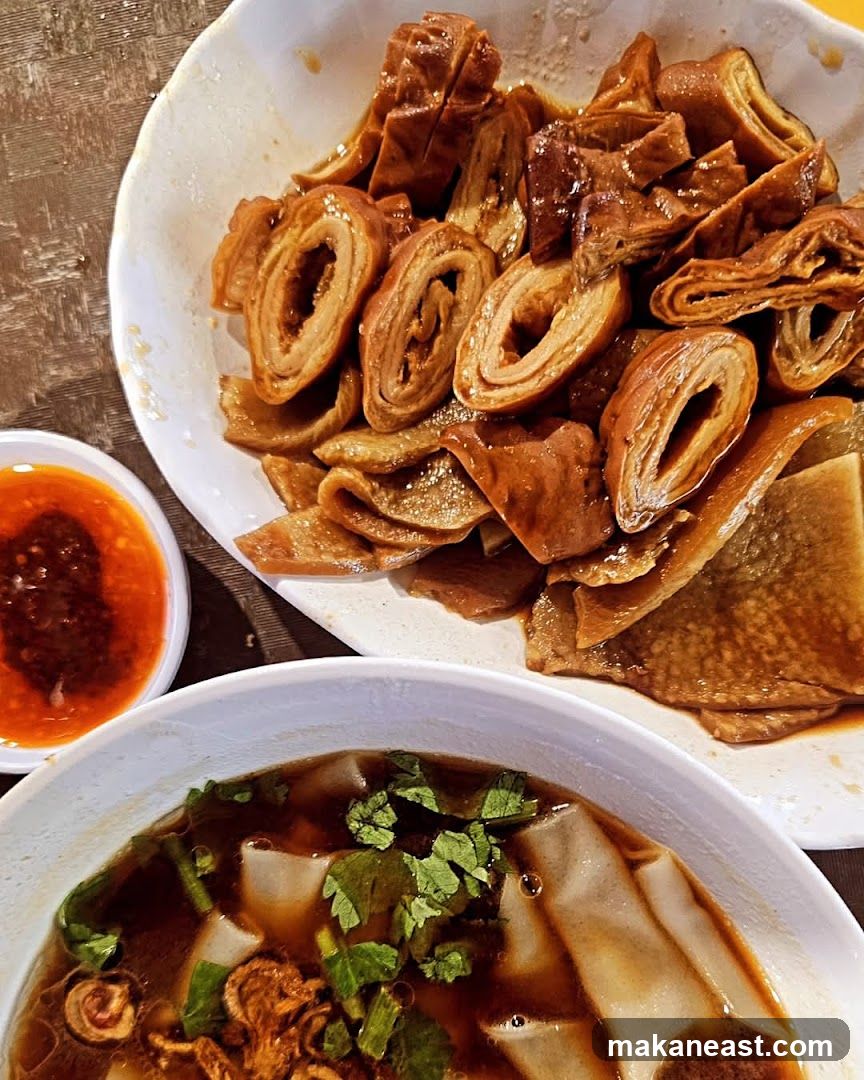 Braised Intestines and Noodles