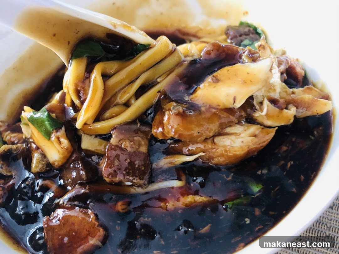 Noodles with Dark Sauce and Meat
