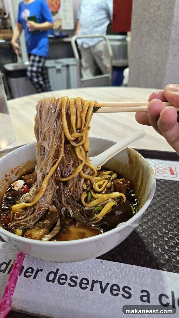 Noodles with Dark Sauce