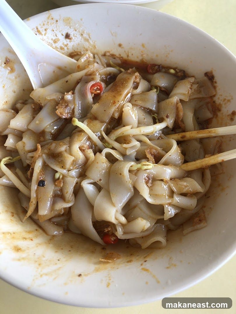 Noodles with Chili and Sprouts