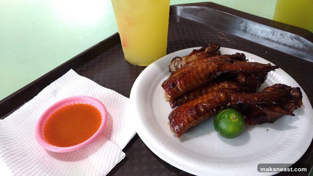 Chicken Wings with Dipping Sauce and Drink