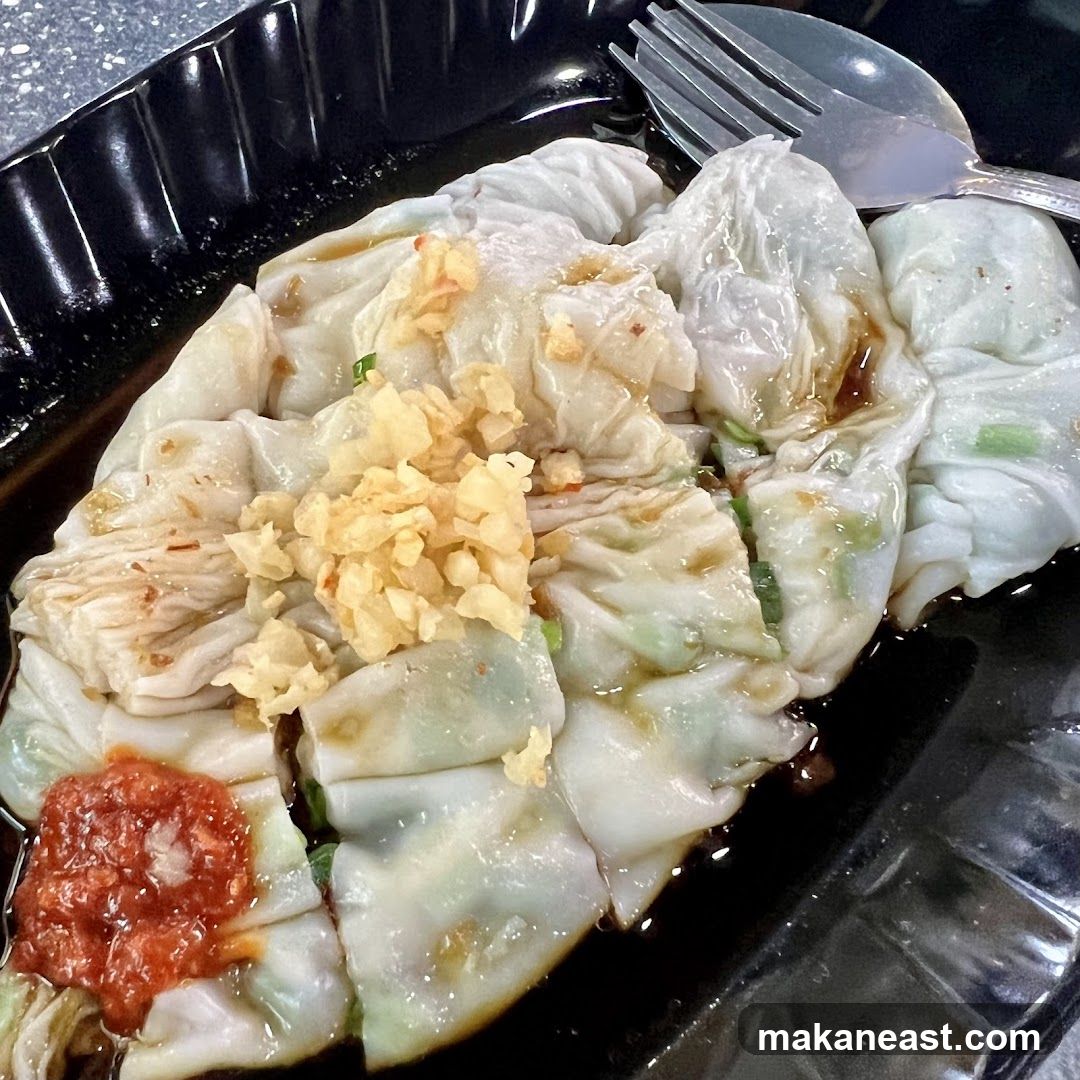 Steamed Rice Rolls with Toppings