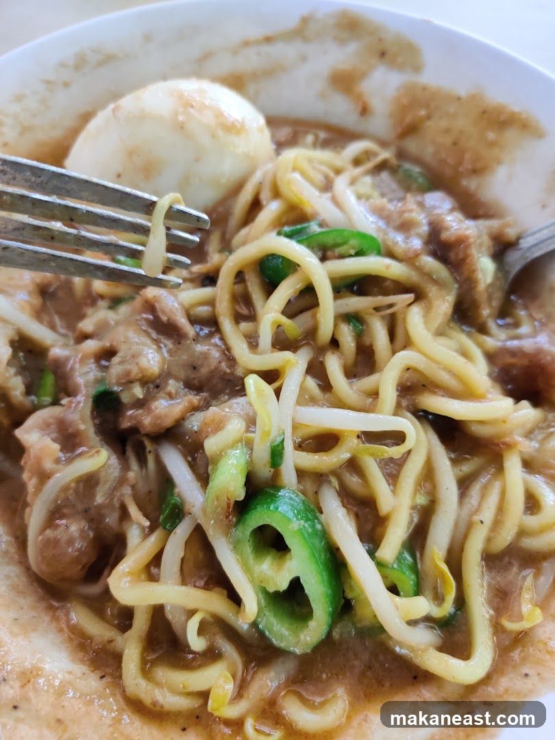Noodle Dish with Egg and Vegetables