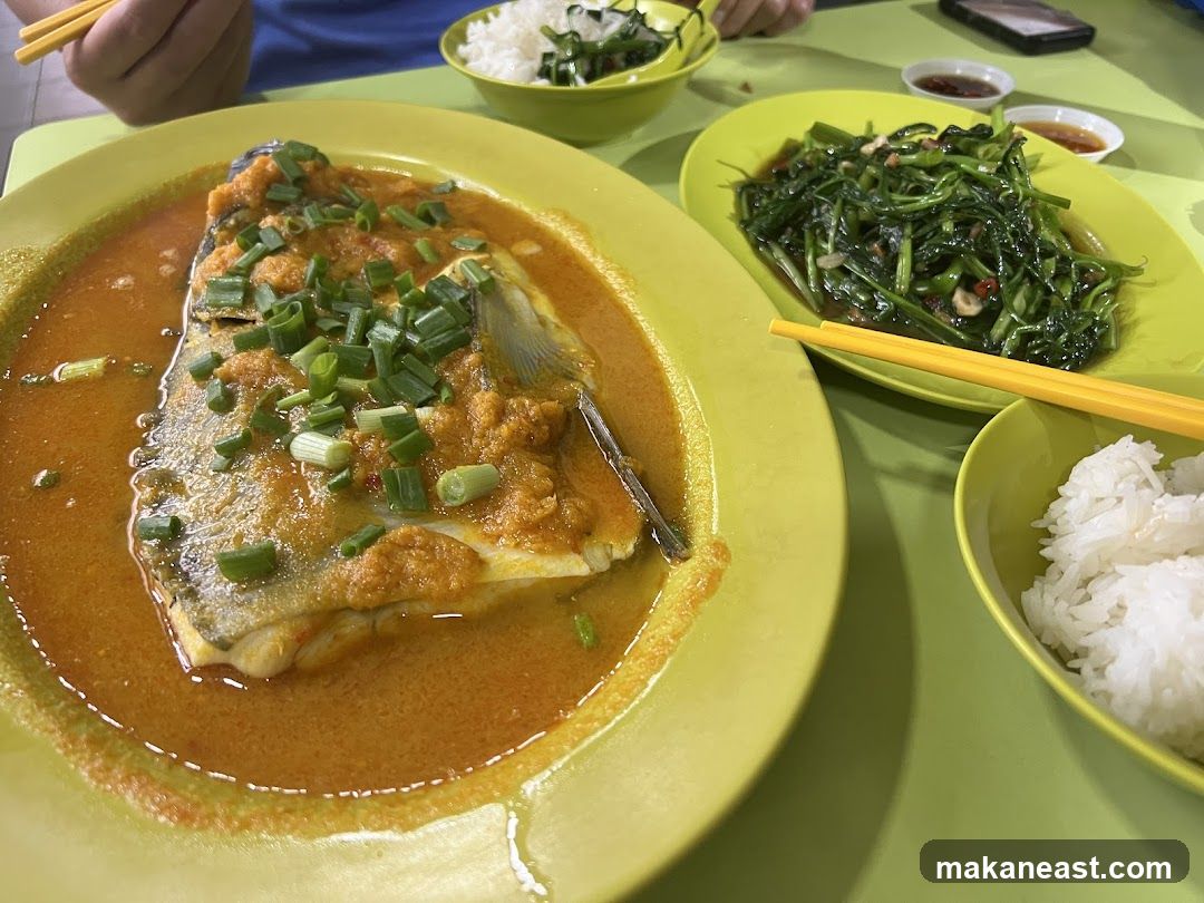 Steamed Fish with Curry Sauce and Stir-fried Vegetables