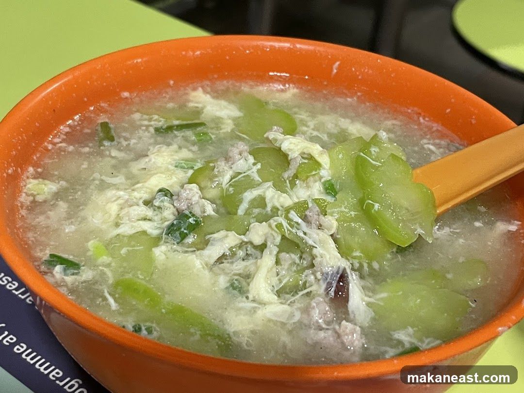 Soup with Luffa and Minced Meat