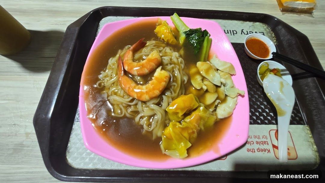Noodles with Shrimp and Dumplings