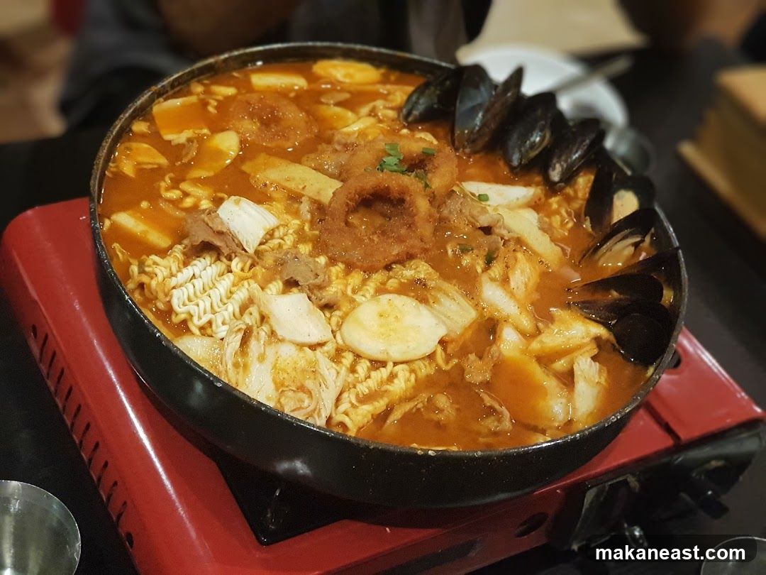 Spicy Seafood Noodle Stew
