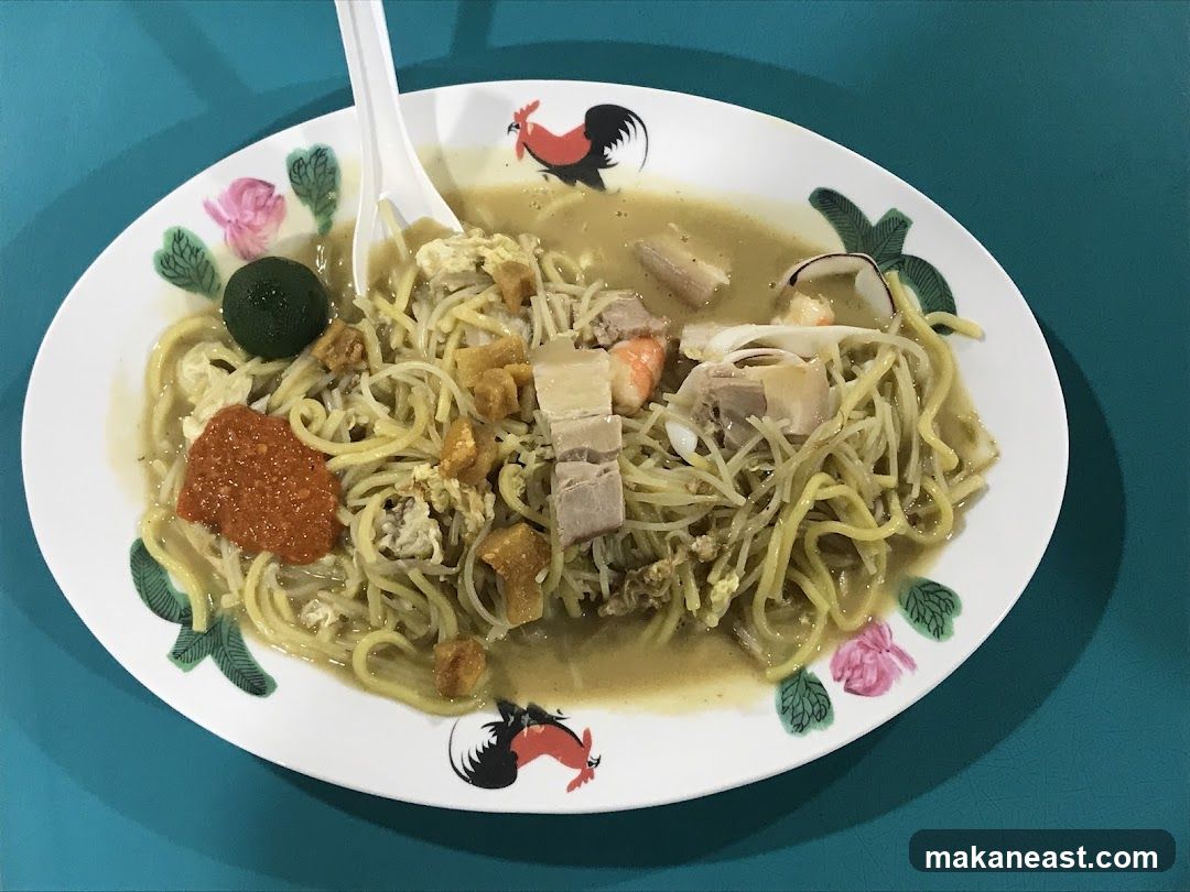 Noodles with Seafood and Pork