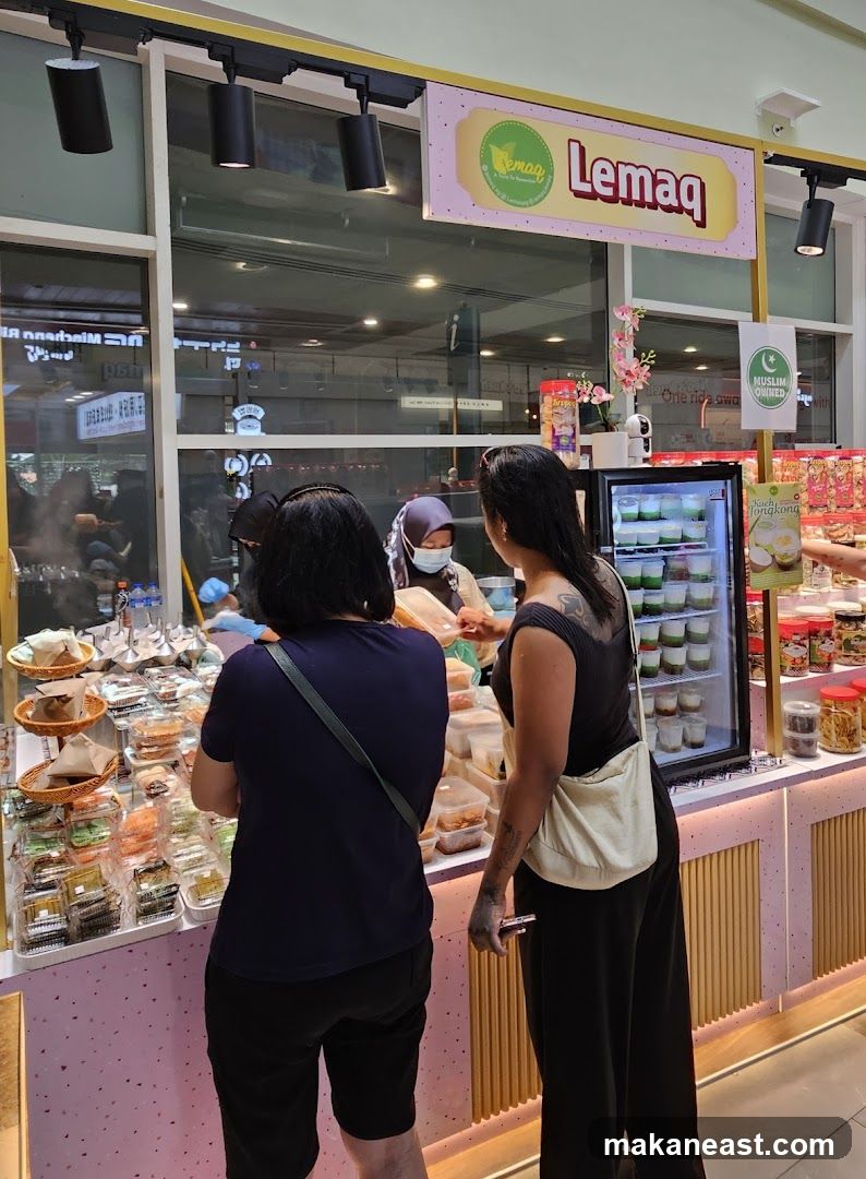 Food stall with pre-packaged meals