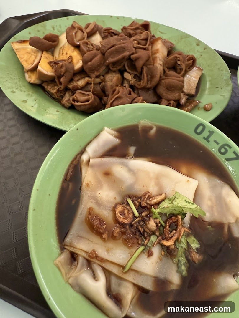 Braised Intestines and Eggs with Rice Noodle Rolls