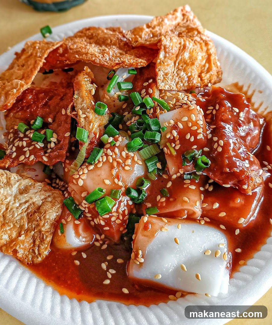 Cheung Fun with Fried Tofu Skin and Sauce