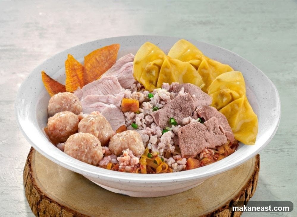 Noodle Bowl with Pork and Wontons