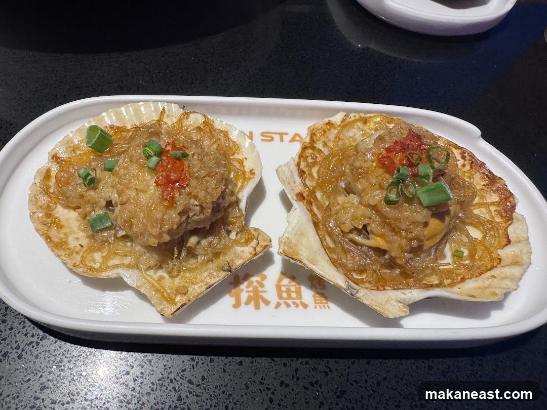 Scallops with noodles