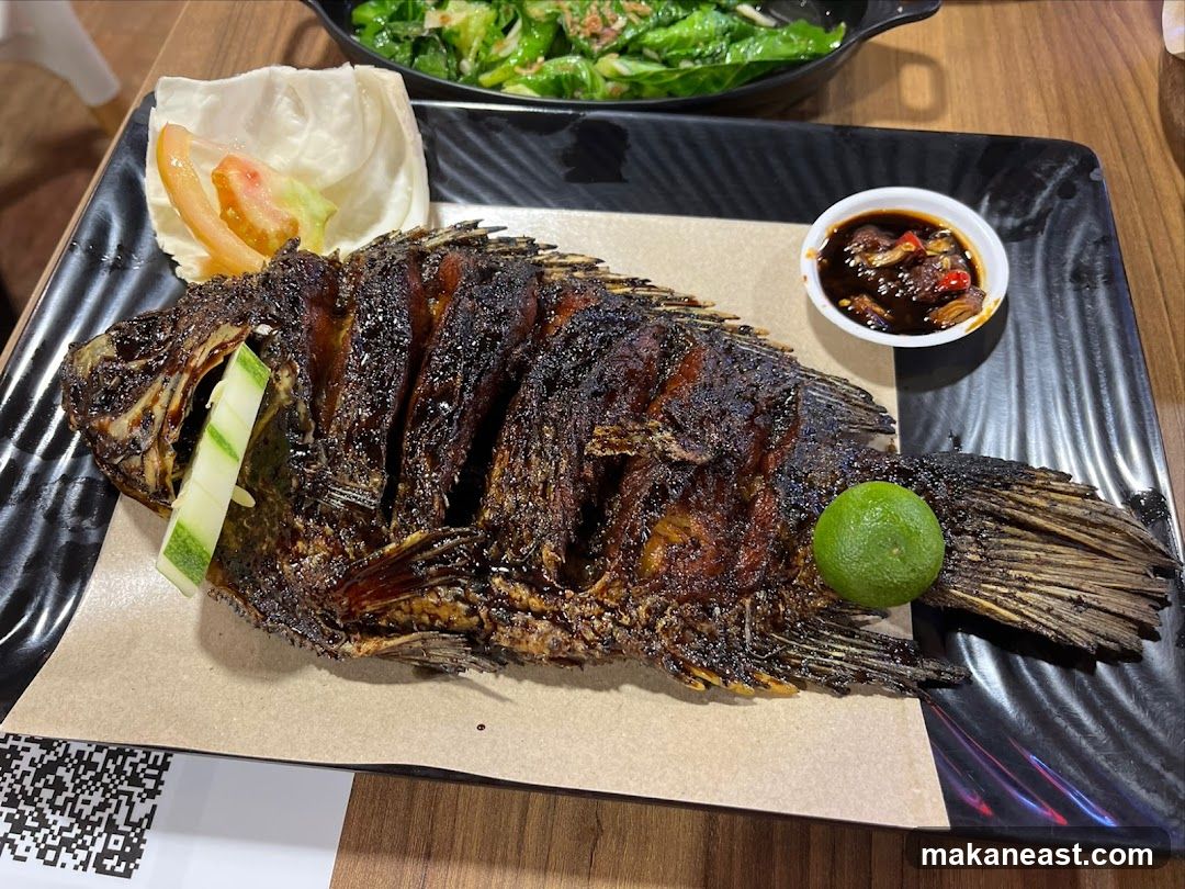 Fried Fish with Dipping Sauce and Greens