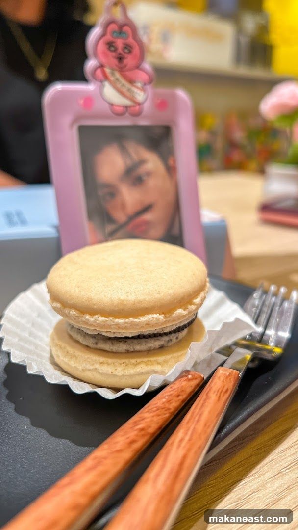 Macaron with Photo Frame
