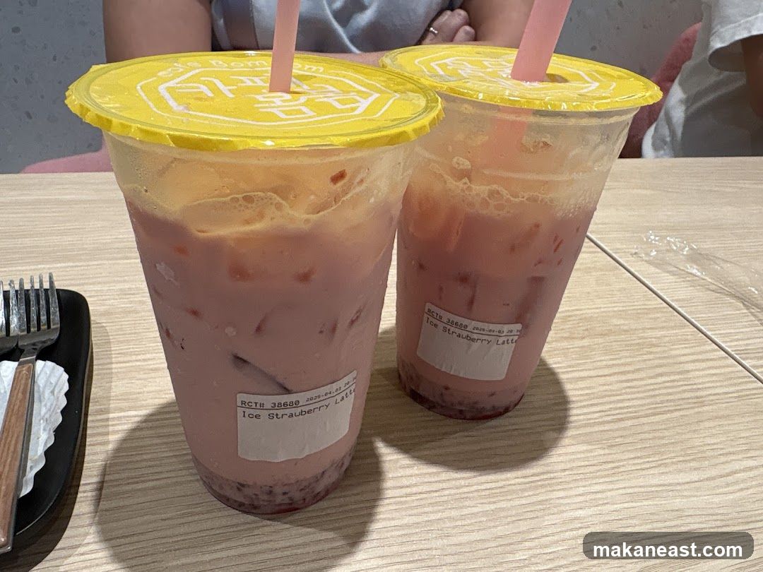 Ice Strawberry Lattes