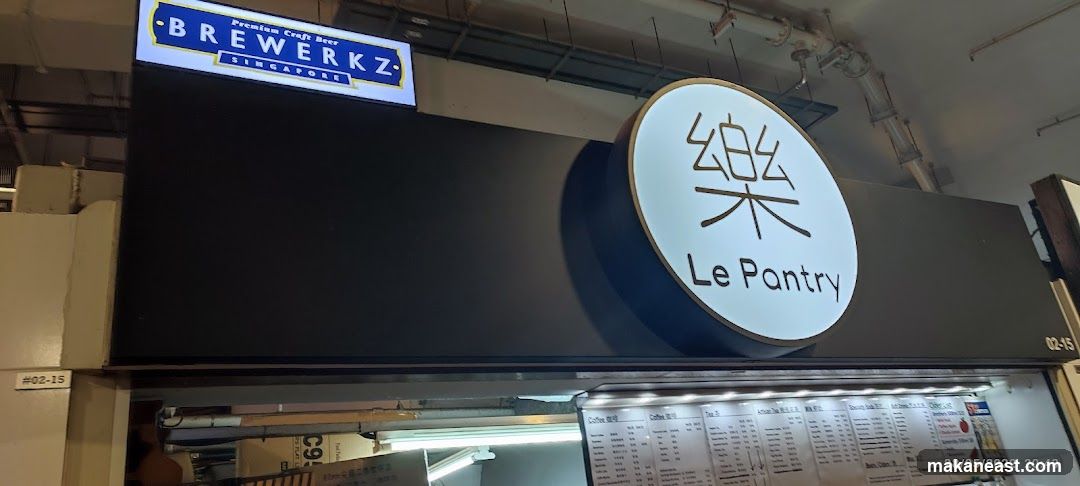 Brewerkz and Le Pantry Signage