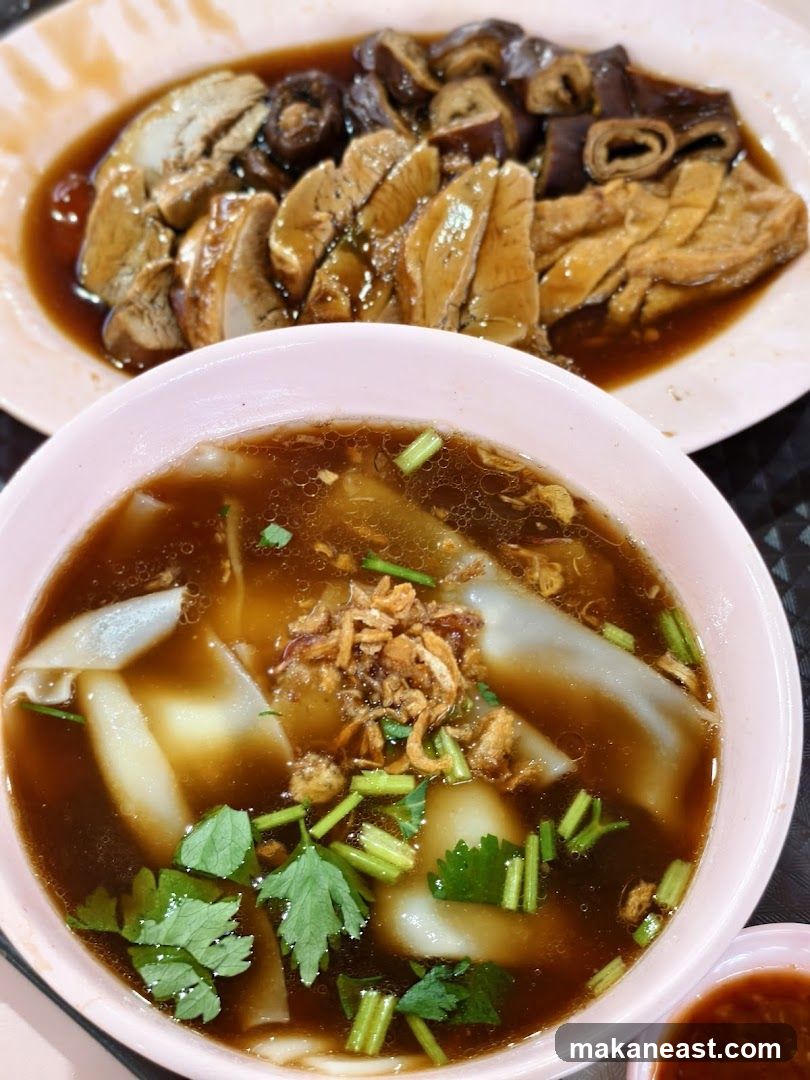 Braised Duck and Intestines with Noodles