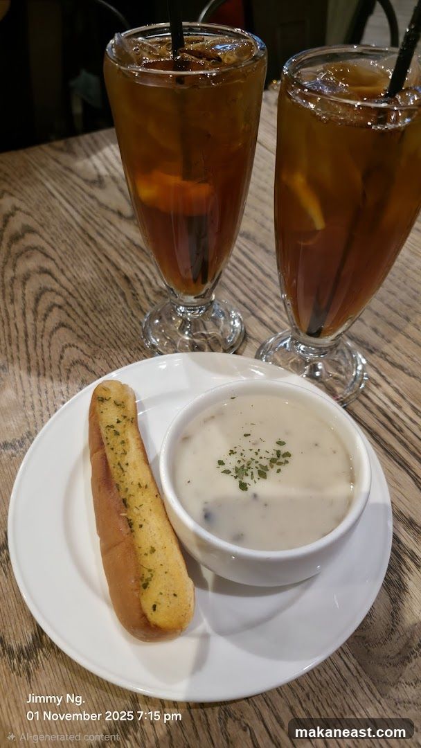 Mushroom Soup with Garlic Bread and Iced Tea