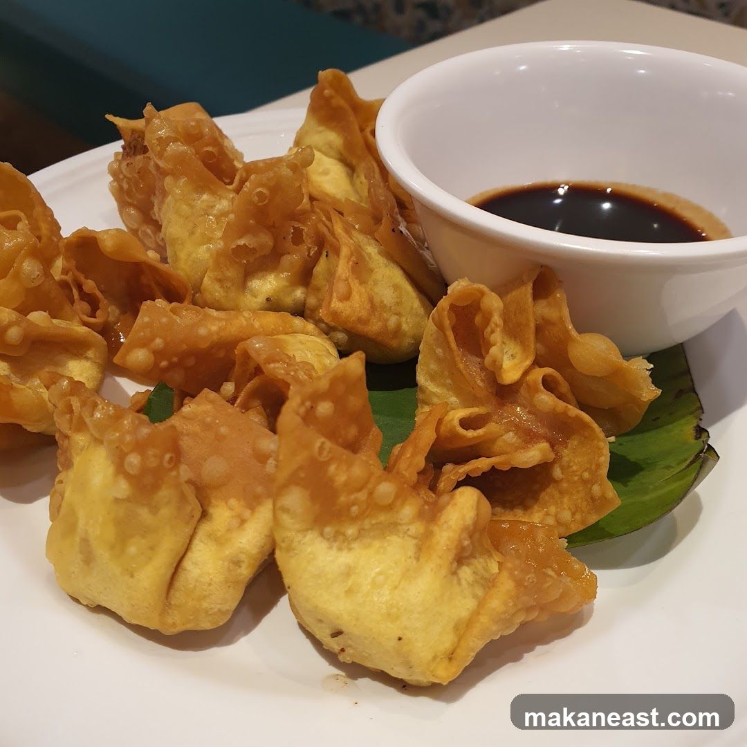 Fried Wontons with Dipping Sauce