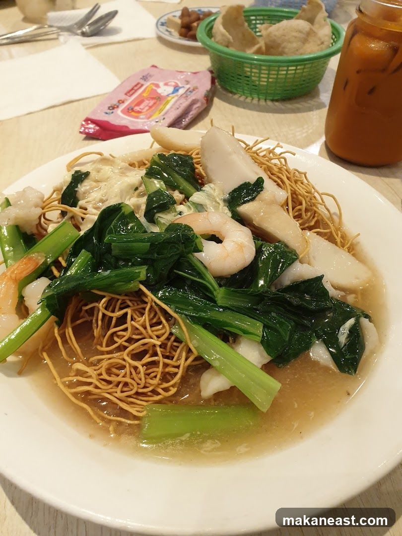 Crispy Noodles with Seafood and Vegetables