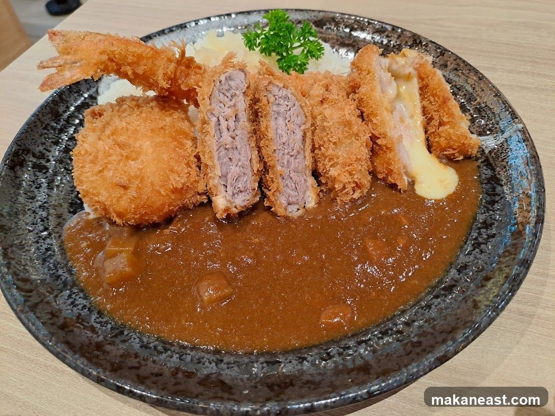 Japanese Curry with Fried Seafood and Meat