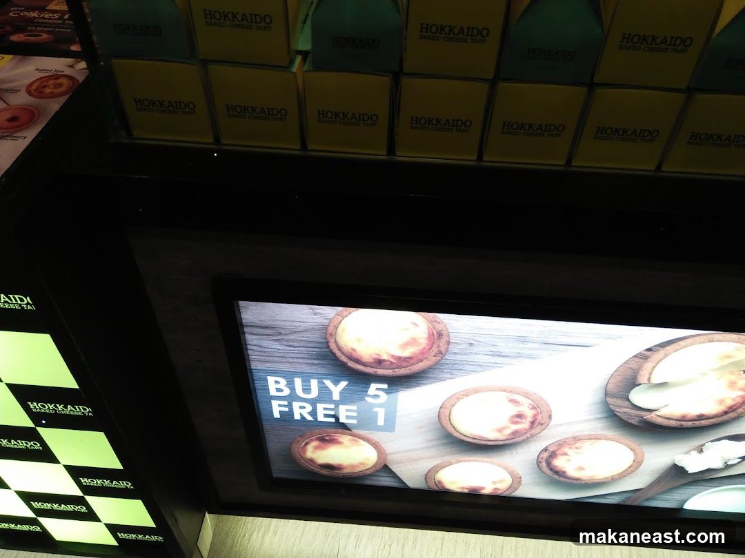 Hokkaido Baked Cheese Tarts Display