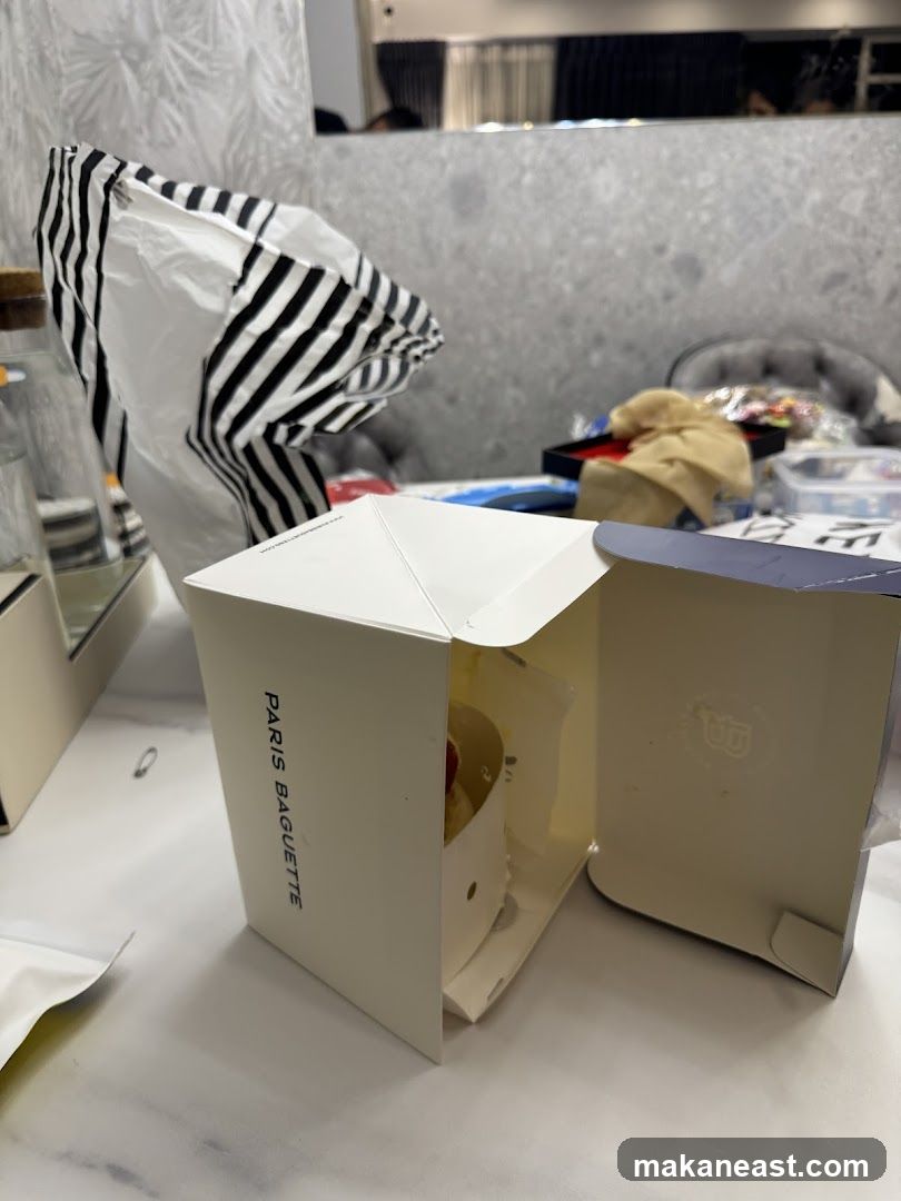 Paris Baguette Cake Box
