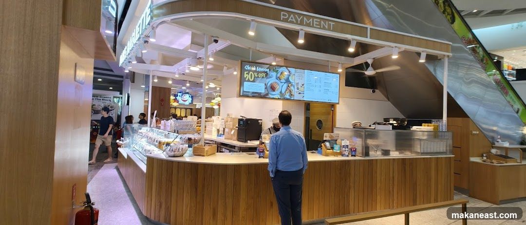 Food stall with payment counter