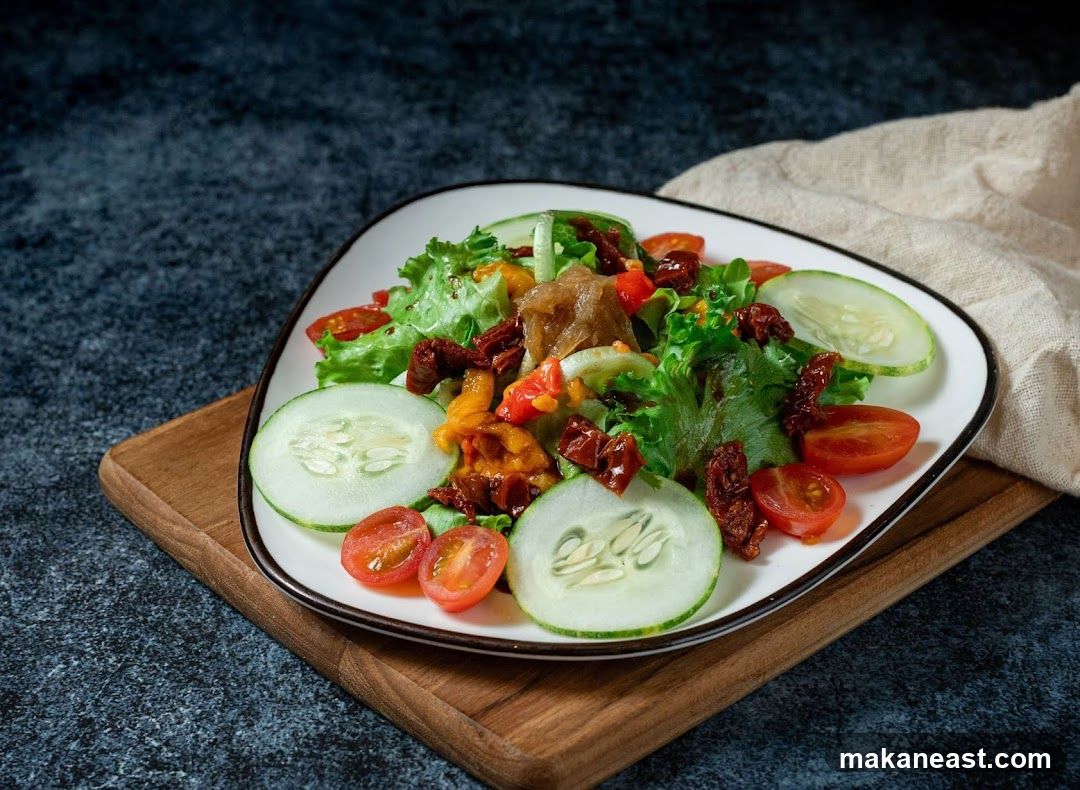 Salad with Sun-Dried Tomatoes and Cucumbers