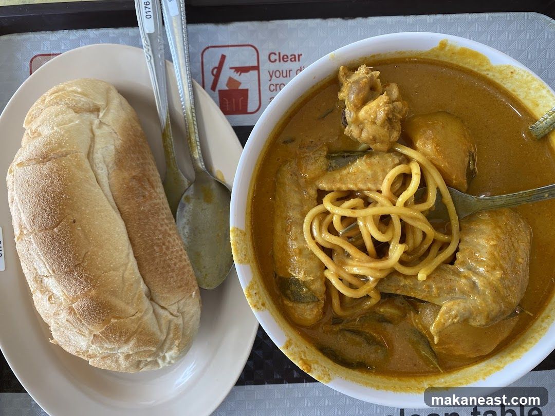 Curry Noodles with Bread