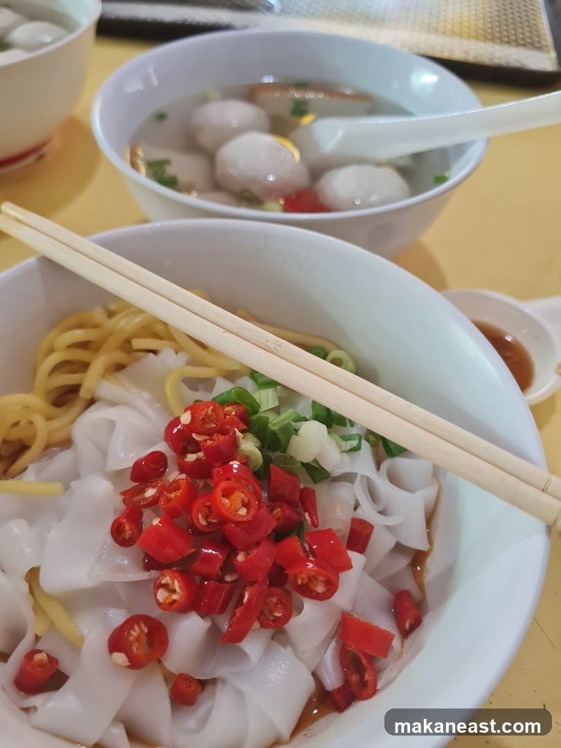 Noodles with Chili and Fish Balls