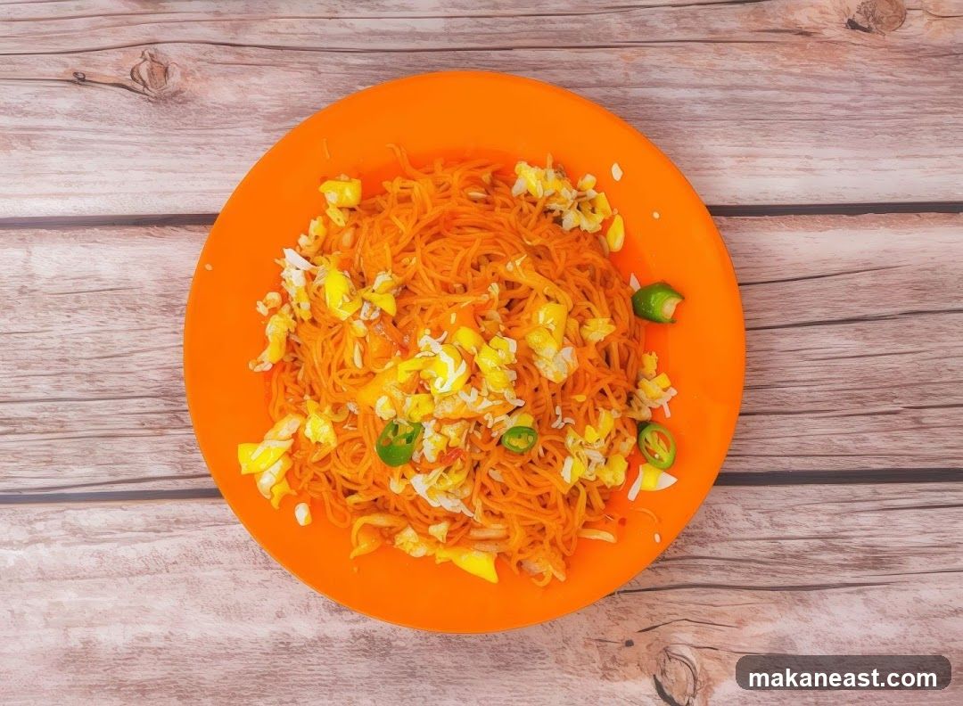 Noodles with Egg and Chili