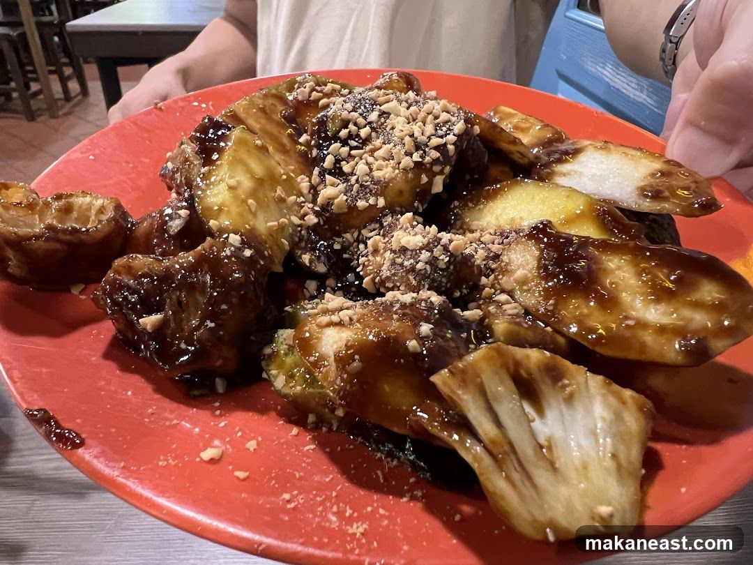 Fried Snacks with Sauce and Peanuts