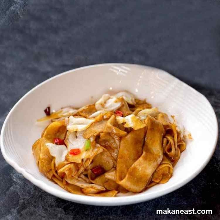 Stir-fried Noodles with Cabbage
